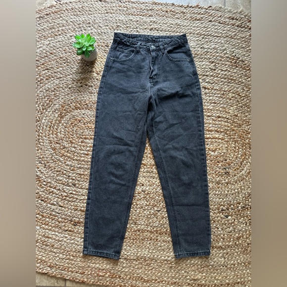 HIGH RISE MOM JEANS - Picture 1 of 6